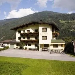 Hauser Pension - Image 1