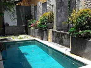 Flying Bird Villa - Image 1