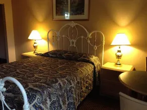 Starlite Cottage Motel - Image 4