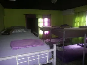 Purple House Hostel David - Image 5