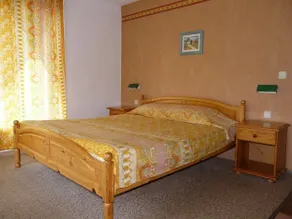 Villa Colour - Image 4
