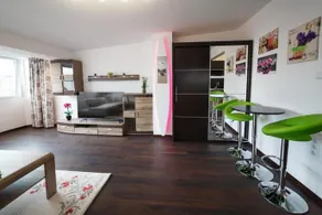 Royal Studio Apartment - Image 3