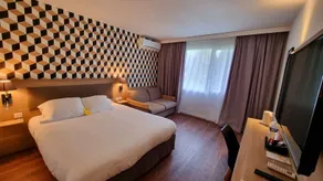Golden Tulip Troyes - Image 5