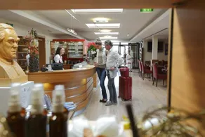1. Zentrum f. Traditionelle Europäische Medizin - Bad Kreuzen - Image 4