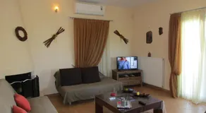 Dimitris Corinthian Villa - Image 3