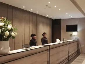 Home Inn Plus Jinan Yaoqiang International Airport - Image 2