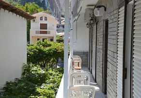 Chrisi Akti Hotel - Image 2