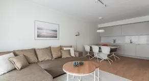 Modern City Center Apartment - Image 5