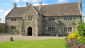Seymours Court - Image 3