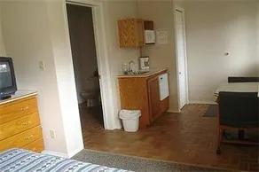 All Seasons Accommodation - Image 5
