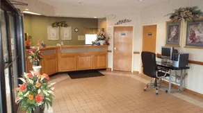 AmeriVu Inn & Suites Siler City - Image 4