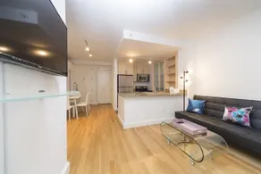 Financial District 3 Bedrooms Apartment - Image 4
