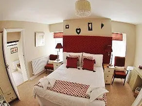 Wogan House - Image 4