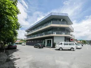 OYO Rooms Near Tanjung Aru Beach - Image 1