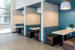 Global Luxury Suites at China Basin - Image 2