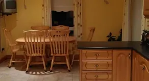 Warm and welcoming family home - Image 2