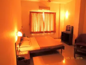 OYO 12945 Hotel President - Image 2