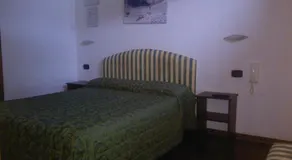 Petit Meuble - Image 3