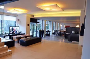 Hotel Paradise - Image 2