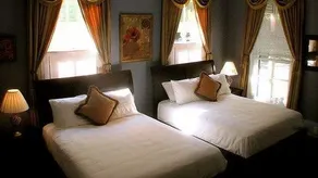 Savannah Dream Vacations - 1006 Drayton Street - Image 4