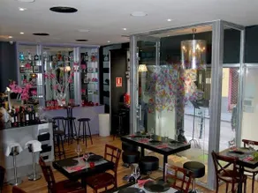 Village Avenida De America - Image 4