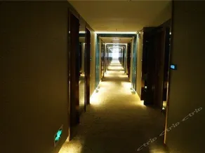 Yijia Fashion Hotel - Image 2