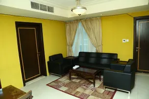 OYO 131 Golden Square Hotel Apartments - Image 4