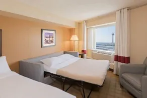 Four Points by Sheraton Niagara Falls Fallsview - Image 4