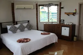 Saletoga Beach Bungalows & Hotel - Image 5
