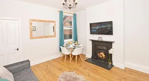 A favourite for Alton Towers, Venture House! - Image 4