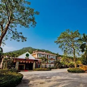 Didu Hot Spring Resort - Image 1