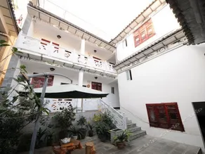 Sunshine Courtyard Sightseeing Home stay (Dali Old City Store - Image 5