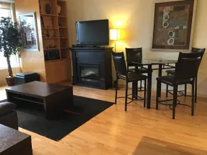 Toronto Luxury Accommodations 700 King Street - Image 4