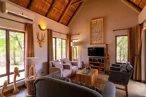Giraffe Lodge - Image 3