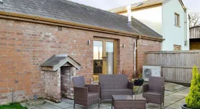 Little Hendre Lodge - Image 4