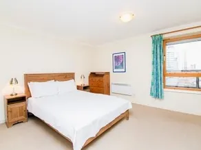 Spacious 2-Bedroom Apartment with Full Wheelchair Access in London - Image 5