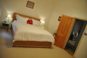 Tiffany's Cottages - Image 3