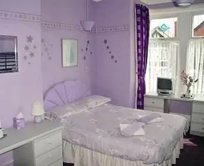 The Kings Court Hotel - Image 4