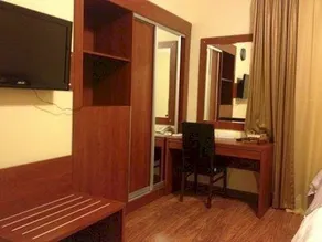 Luxurious Al Rawdah Suites - Image 4