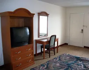 Budget Inn New Castle - Image 5