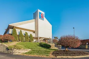 MOTEL 6 CINCINNATI OH CENTRAL NORWOOD - Image 2