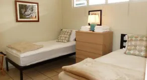 #2 Apt w/TV Netflix Wifi A/C Hot Water Laundry - Image 5
