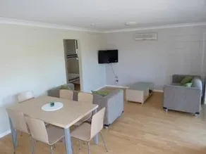 Emerald Apartment - Image 3
