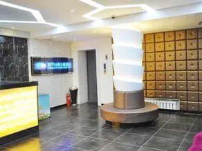 Dalian Seasons Urban Theme Hotel - Image 3