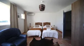 Oeno Lodge - Image 3