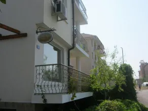 Family Hotel Trakia - Image 2