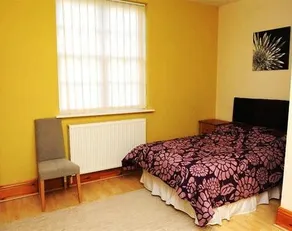Diplomats Lodge B&B - Guest House - Image 3
