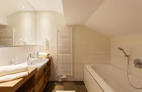 Posthotel Pfunds - Image 2