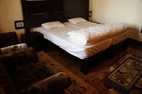 Sapphire Retreat - Image 4