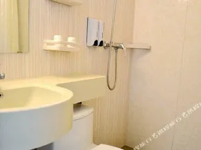 Grace Inn Feicheng Bus Station - Image 3